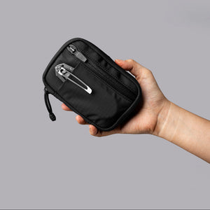 ALPAKA HUB Pouch V2 內建 RFID 阻隔層,有效保護信用卡安全。