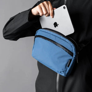 ALPAKA Flight Sling 2L 側肩包 - 210D 防撕裂尼龍材質,輕便耐用