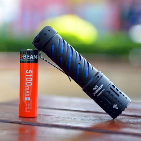 ACEBEAM E70 手電筒｜4600流明 的超高亮度與最遠 240米 的光束投射距離
