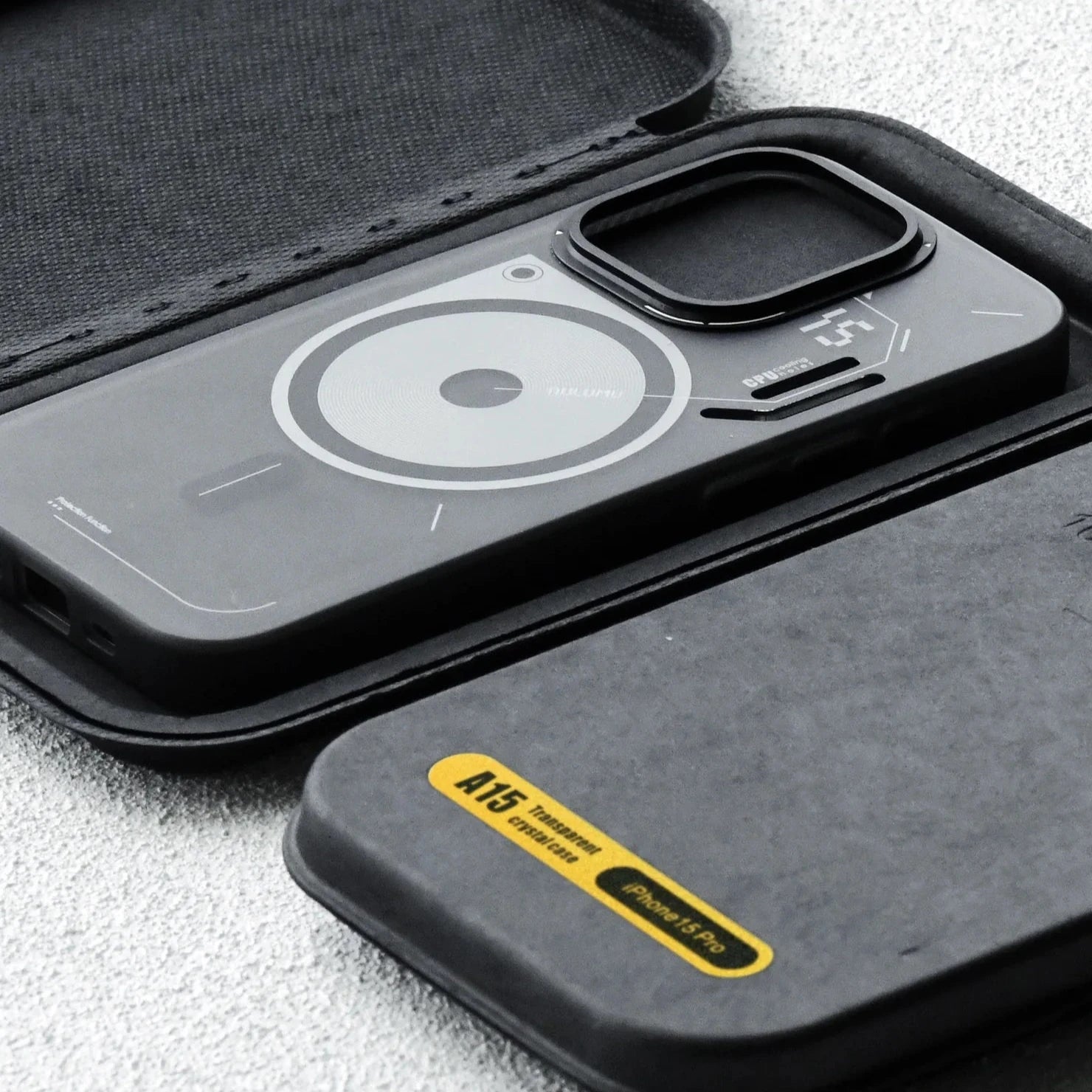 AULUMU Semi-Translucent Frosted Case iPhone 15｜散熱窗設計｜提升手機性能