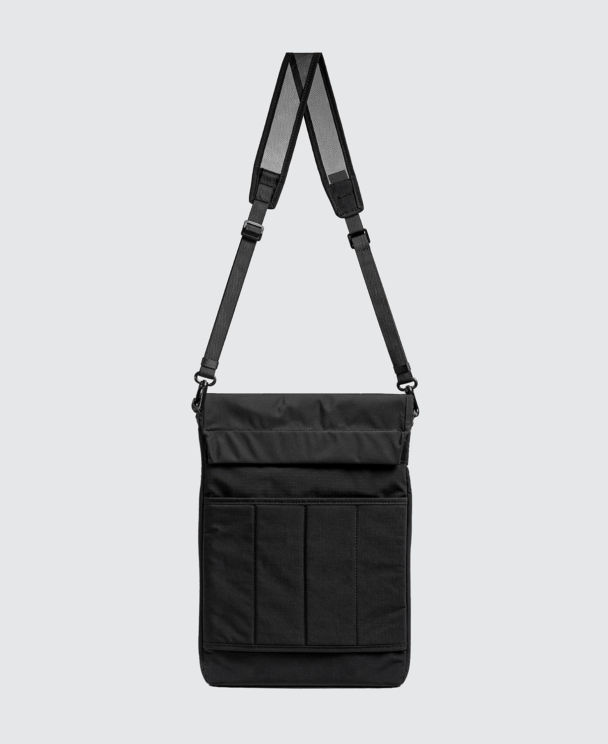 BITPLAY Essential Laptop Sling | 14 吋 & 16 吋 電腦包 | 輕便防潑水包