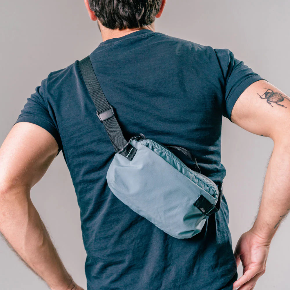 Matador ReFraction Packable Sling｜可作為腰包或斜跨包使用，靈活適應不同場景需求