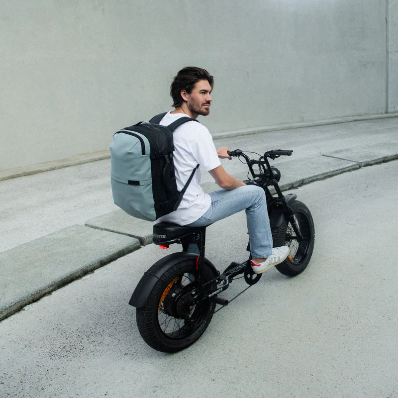 AIRBACK Travel Backpack｜附行李插帶，旅行與商務出差必備