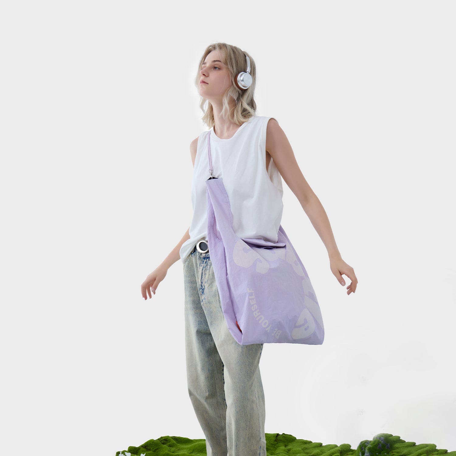 SUBTLE Flow 背心托特包 - 紫色款托特袋，展示寬敞內部空間，可容納水樽、書本與電子設備