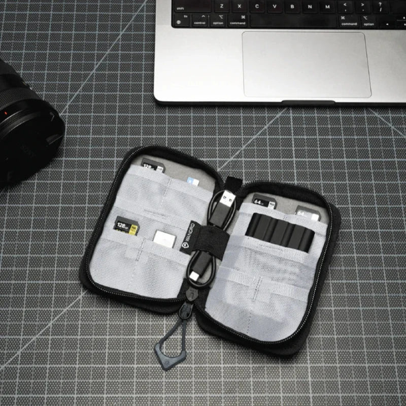 WANDRD Memory Card Case 記憶卡收納包｜收納包採用強化 EVA 泡棉外殼，具備一定的防潑水性能