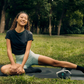 RHEOFIT A1 自動肌肉恢復滾輪運動後腿部放鬆情境圖
