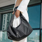 SUBTLE LOOP Mini Messenger Bag 模特展示圖