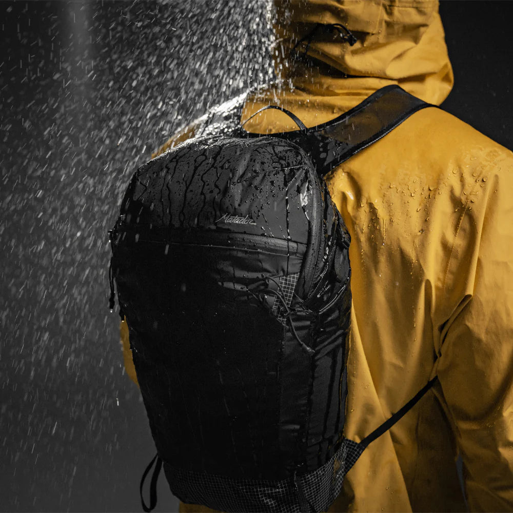 MATADOR Freefly16 Packable Backpack｜可壓縮至附帶的網袋中，適合輕量化旅行