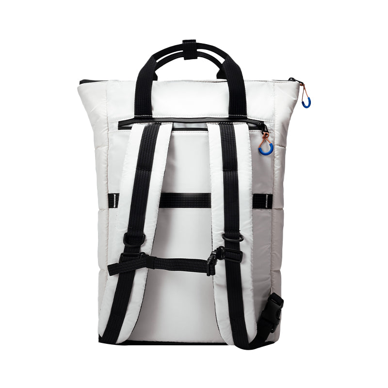 SUBTLE Commence Puff Geometric Backpack 泡芙幾何背囊 - 雪絨白款式背面展示