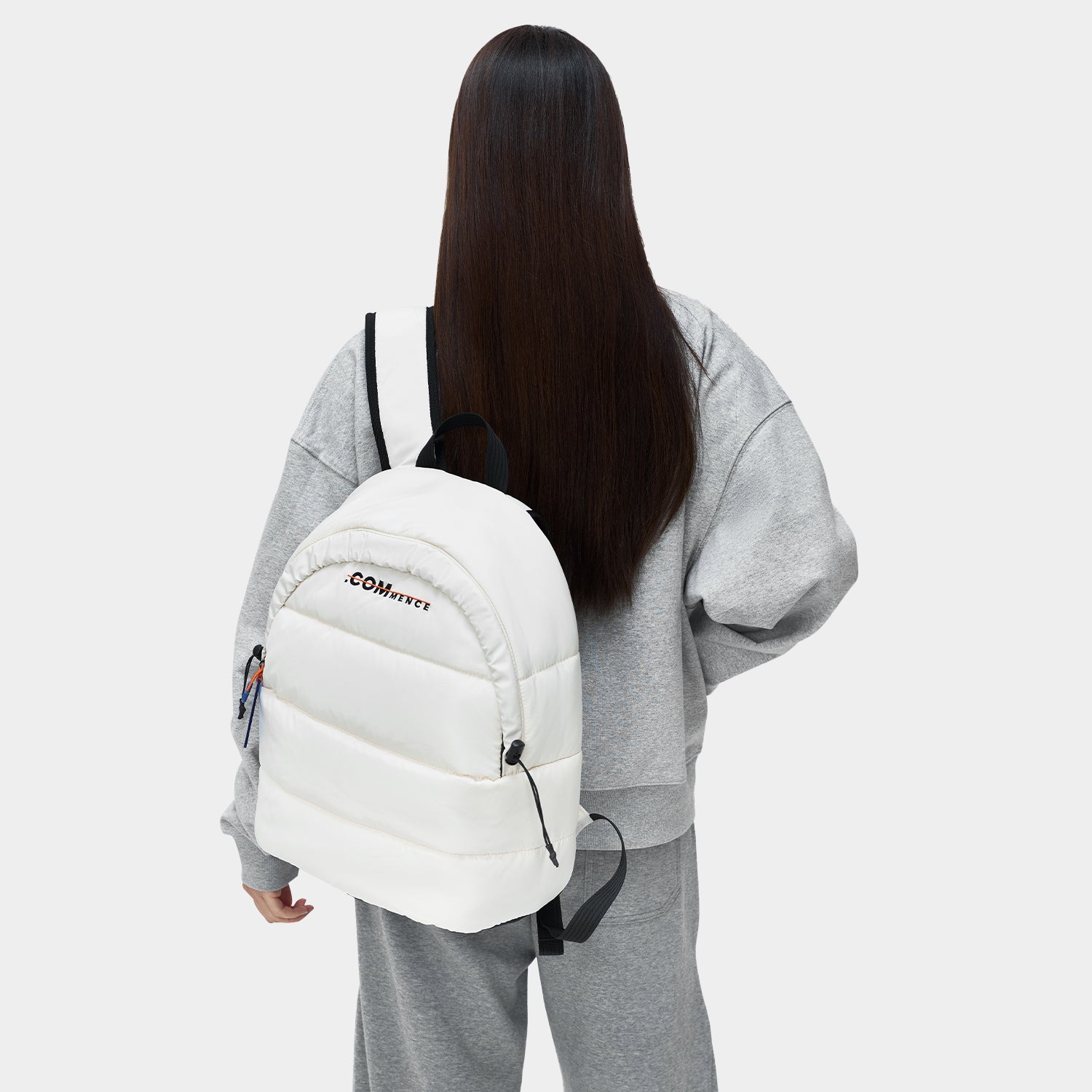 SUBTLE Commence Puff Backpack 泡芙背囊- 雪絨白，輕量防潑水雙肩包，適合通勤與戶外的實用大容量設計