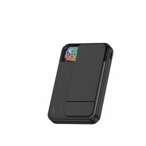 SHARGE ICEMAG 3 使用 Qi2.2 技術為 iPhone 17 進行 25W 快速無線充電。