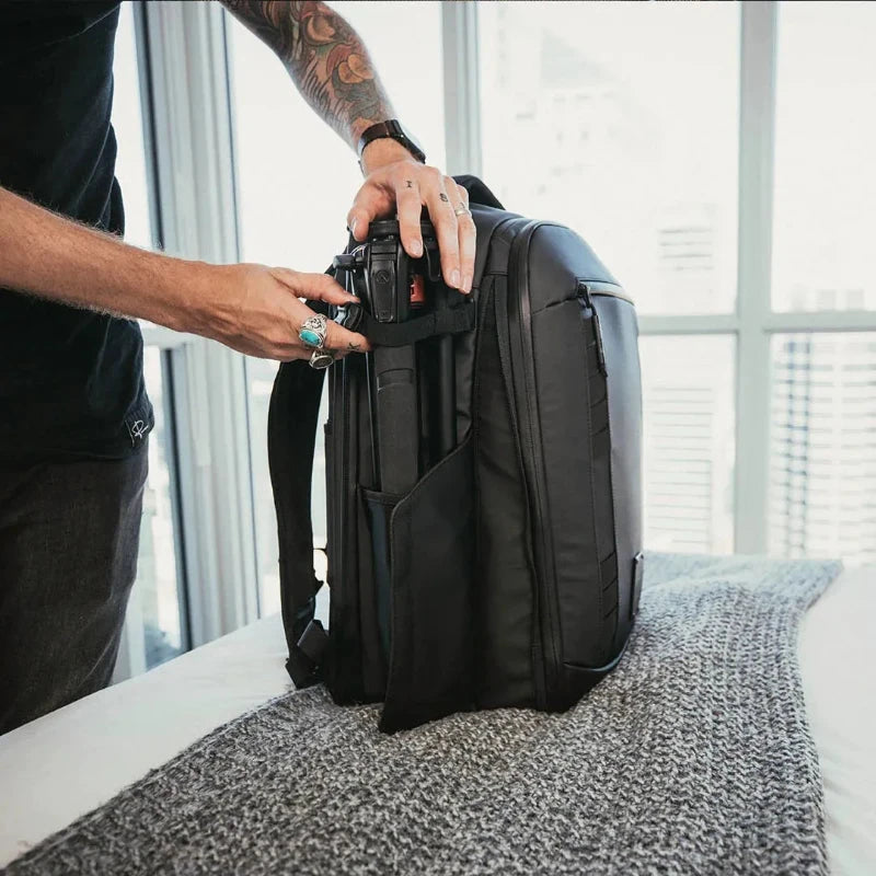 NOMATIC McKinnon Camera Pack 35L 相機背包｜容量可從 35L 擴展至 42L，適用於長途旅行或拍攝任務