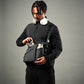 ALPAKA Flow Satchel 採用 YKK Aquaguard 防水拉鍊，全面防風雨，保護裝備安全