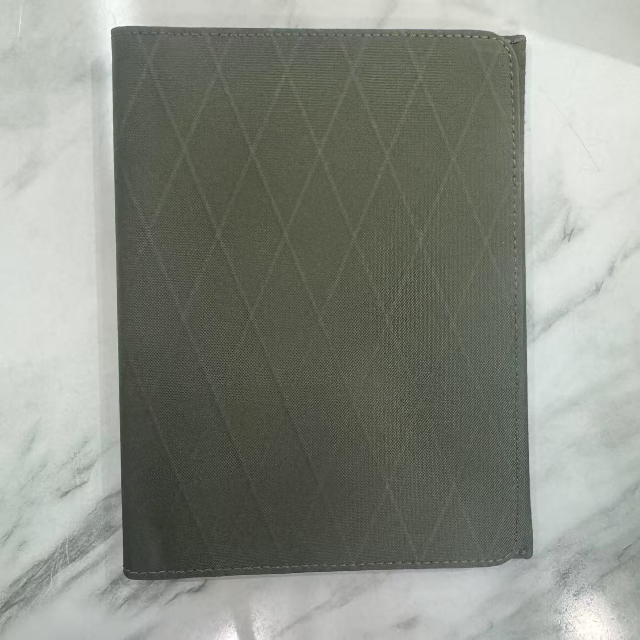 ALPAKA Ark Bifold Passport Wallet 護照卡包 VX21 #1687 ( 陳列品/瑕疵品特價出售 )