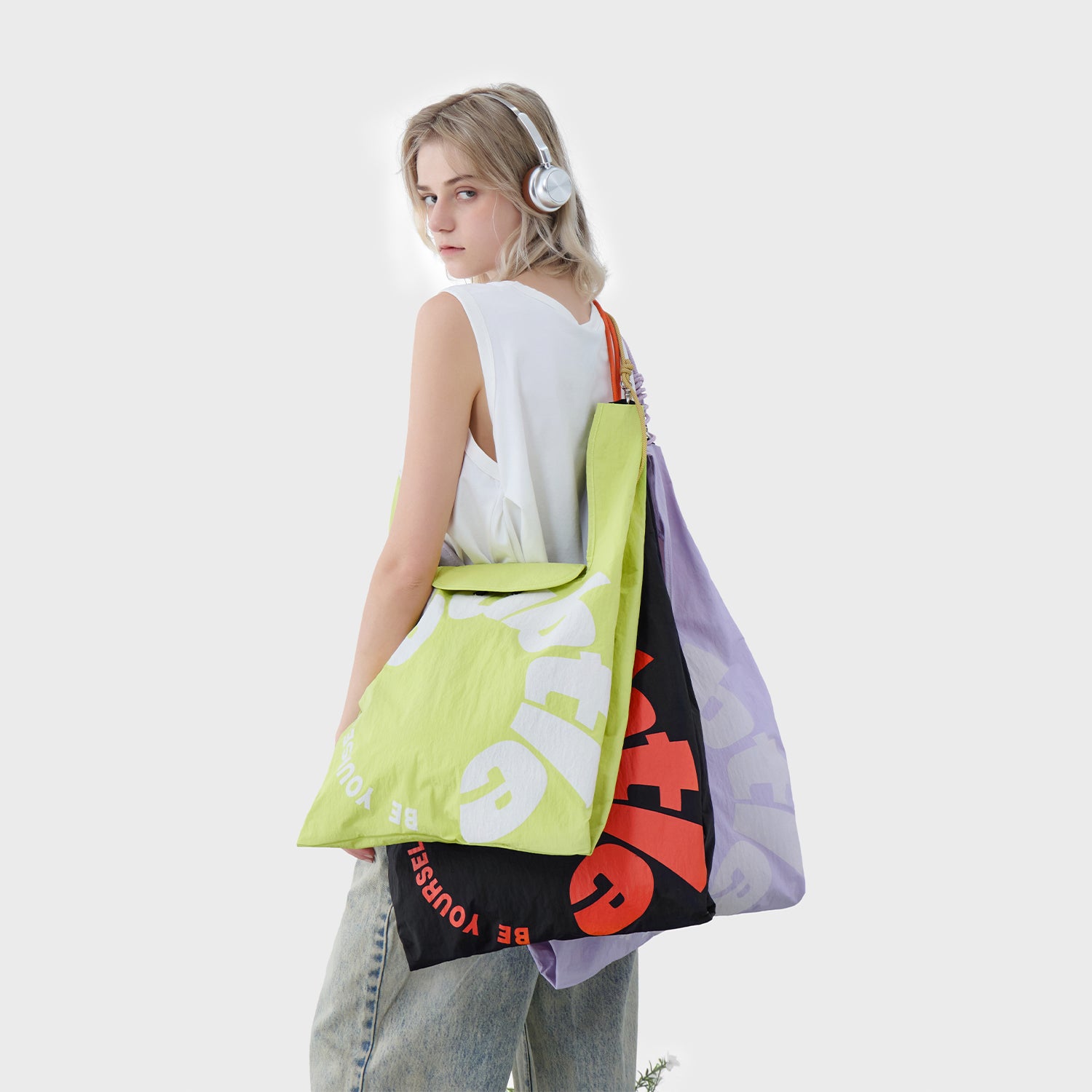 SUBTLE Flow 背心托特包 - 黑色、紫色與青色多配色選擇，簡約風格百搭，適合多場景使用