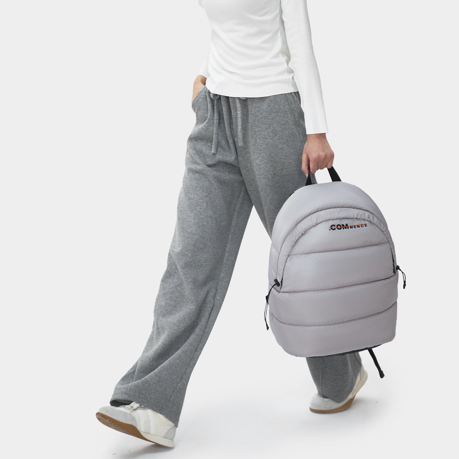 SUBTLE Commence Puff Backpack 泡芙背囊 - 霧凇灰，簡約幾何風格適合日常使用