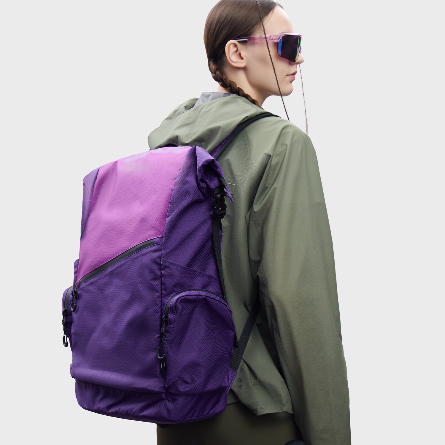 SUBTLE Diver 雙肩包 - 紫色簡約百搭設計，適合日常使用與多種穿搭風格