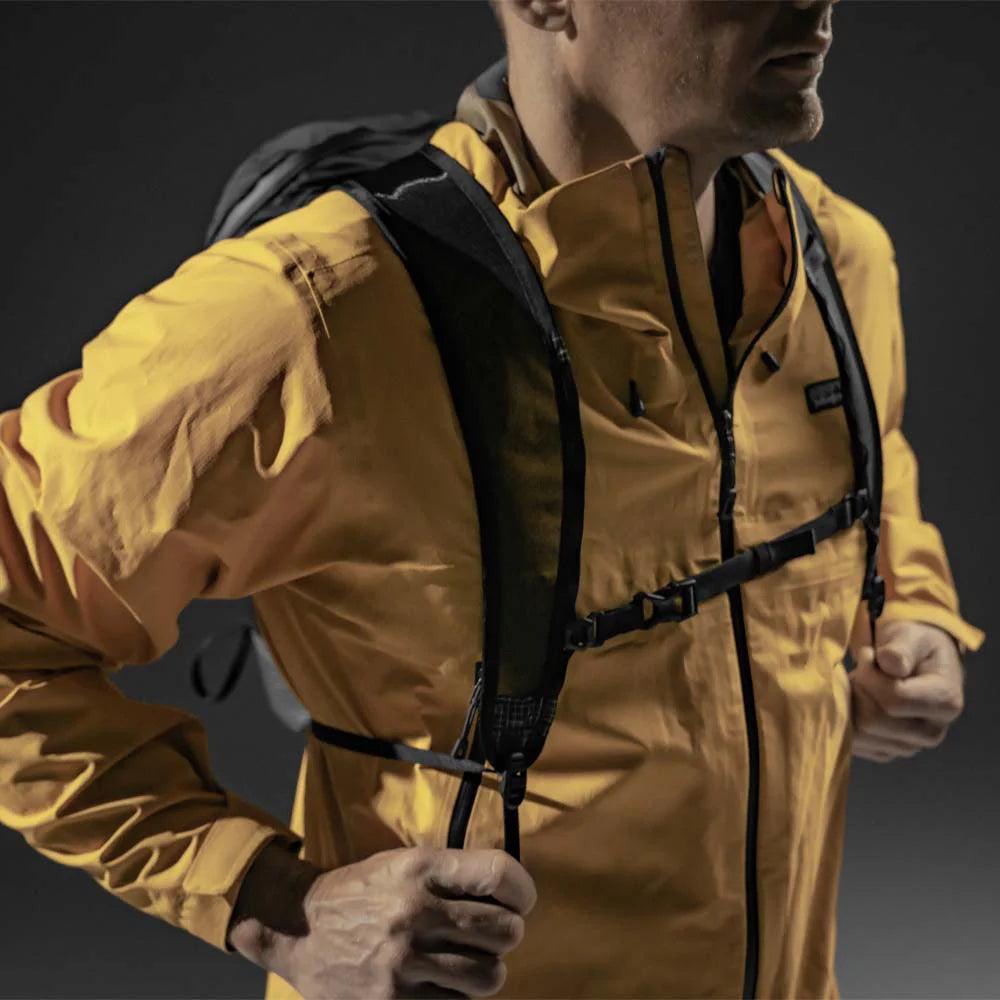 MATADOR Freefly16 Packable Backpack｜採用防水材質、密封縫線與防水 YKK® 拉鍊