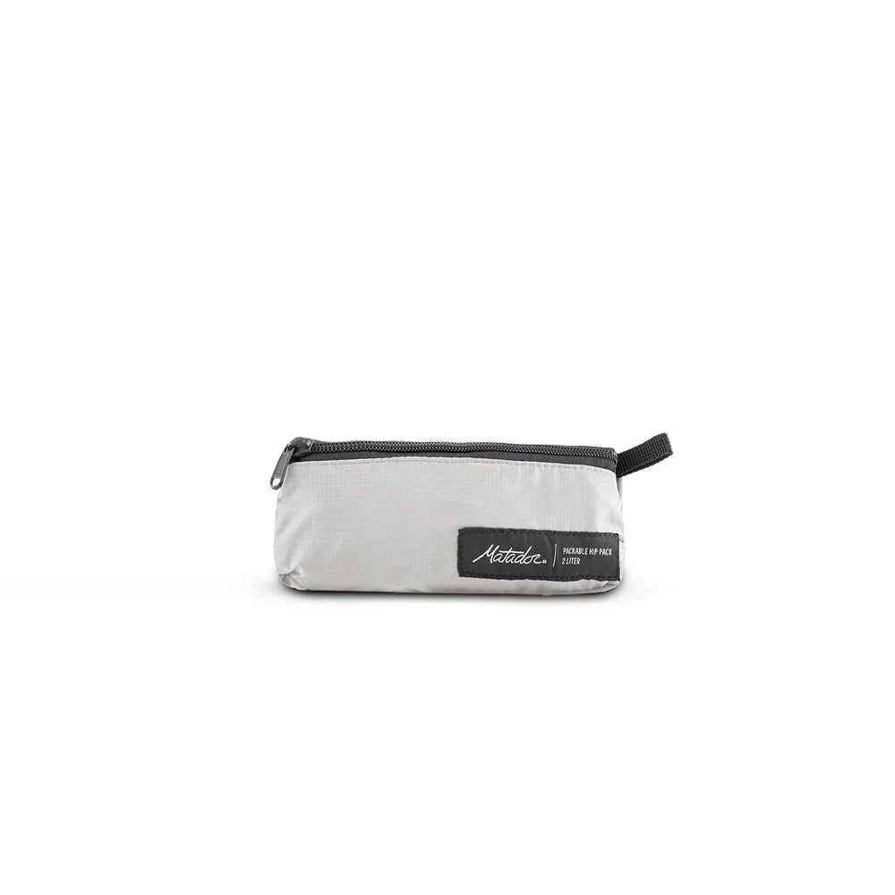 Matador ReFraction Packable Sling｜可壓縮至內置收納口袋，方便攜帶或存放於行李箱中