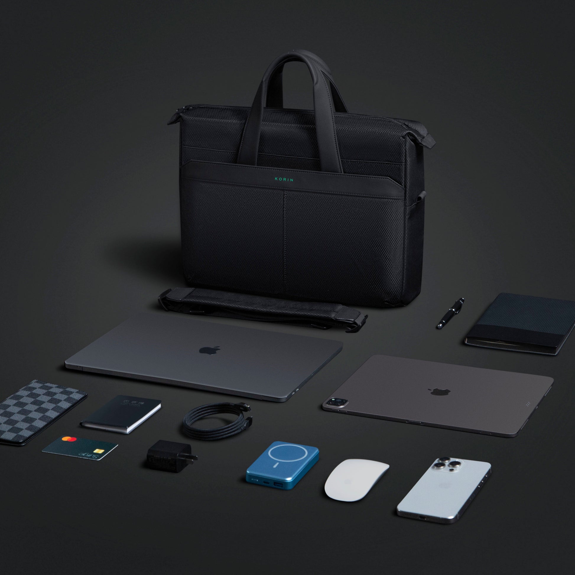 KORIN Hivoy 輕便手提電腦包 KY030  內部分區設計，展示文件、筆電及配件的整齊收納效果。