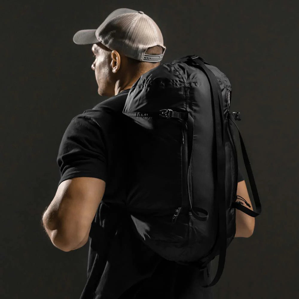 Matador Freefly Packable Duffle｜採用防水材質、密封縫線與防水 YKK® 拉鍊
