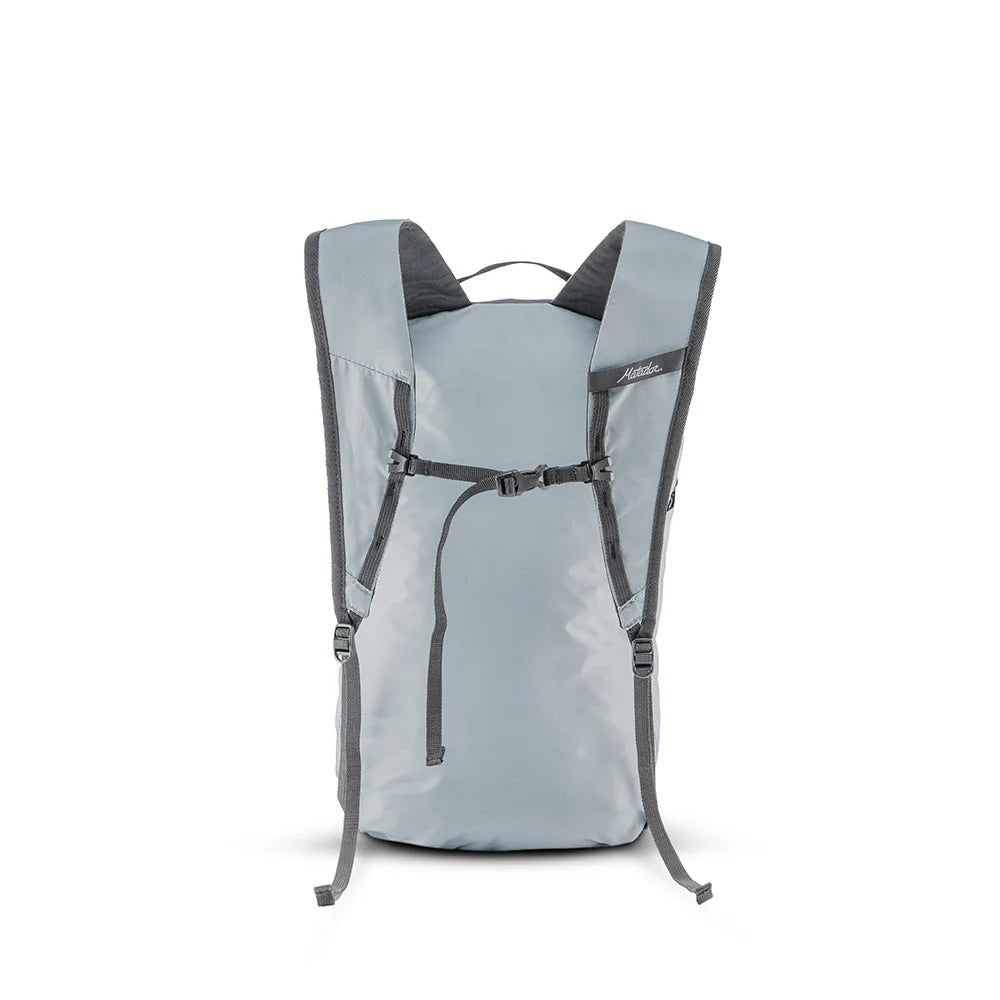 Matador ReFraction Packable Backpack｜配備透氣肩帶與可調節胸帶，提升舒適性