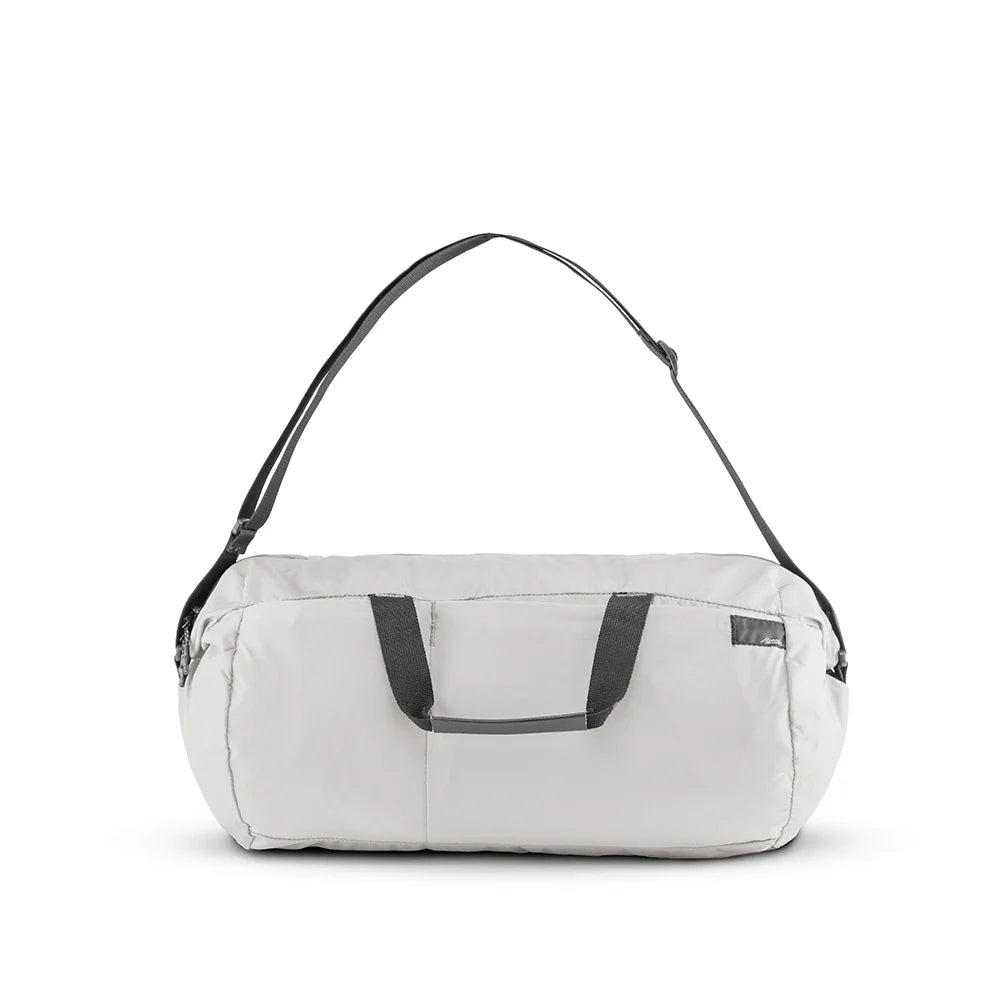 Matador ReFraction Packable Duffle｜支持肩背及側提兩種攜帶方式