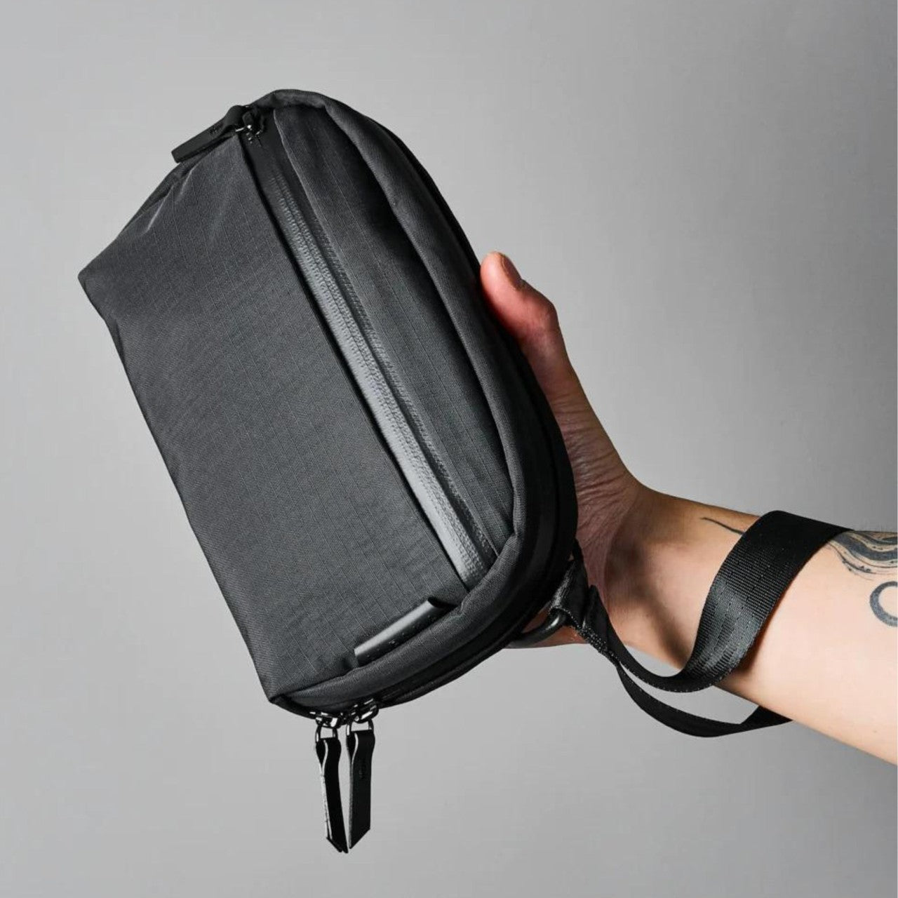 ALPAKA Toiletry Bag 洗漱化妝包｜採用 Axoflux 210D 防撕裂尼龍材質 和 防水 YKK Aquaguard 拉鍊