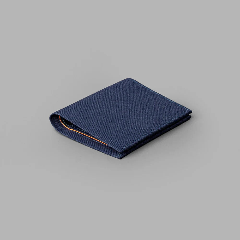 ALPAKA Ark Bifold Cash Wallet 雙折錢包 - Axoflux 300D 防潑水設計，輕便時尚