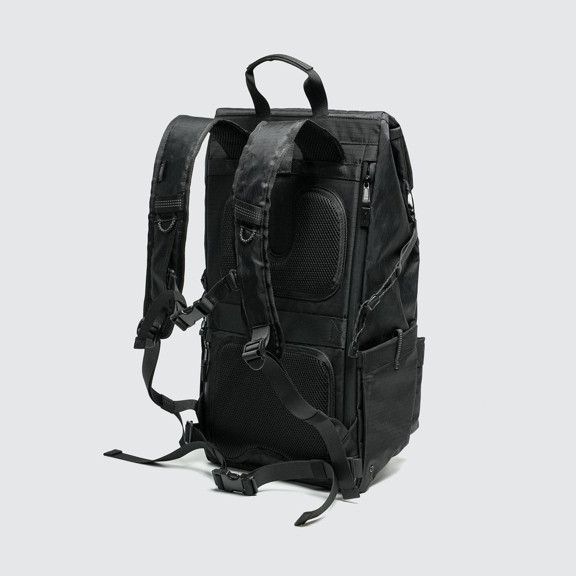 BITPLAY Black Series 28L Backpack｜高強度防撕裂旅行背囊