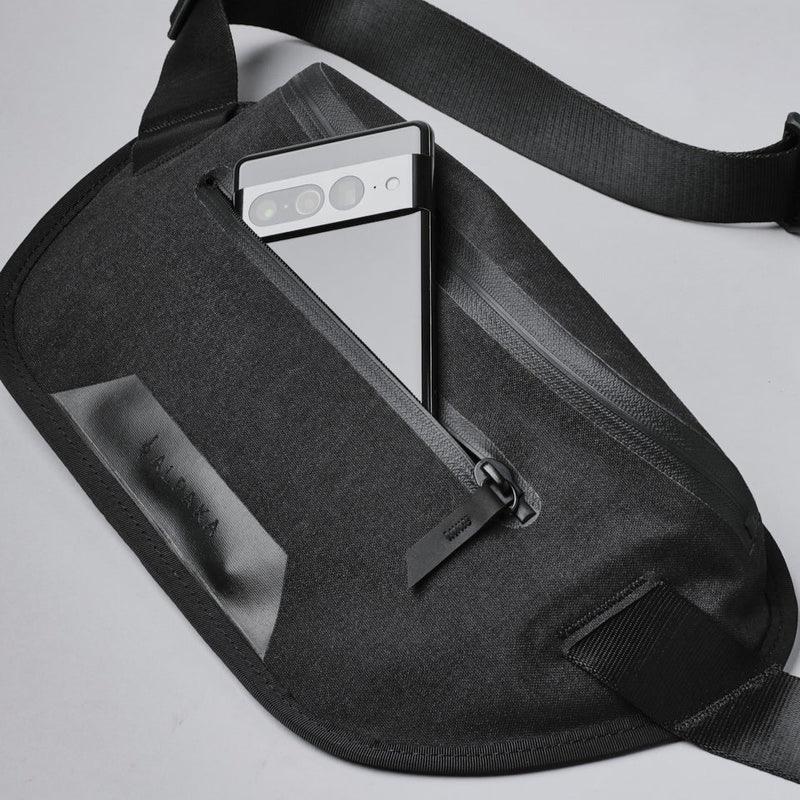 ALPAKA Bravo Sling Mini｜可調節肩帶提供三種背法，腰包、斜背包及肩背包