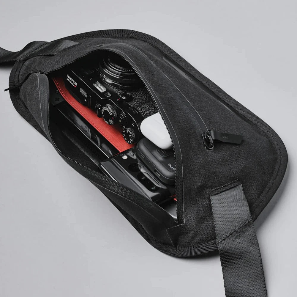 ALPAKA Bravo Sling Mini｜可調節肩帶提供三種背法，腰包、斜背包及肩背包