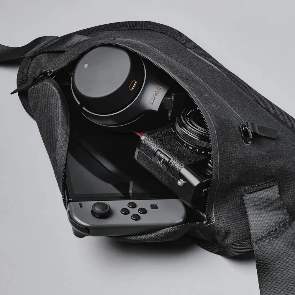 ALPAKA Bravo Sling Mini｜可調節肩帶提供三種背法，腰包、斜背包及肩背包