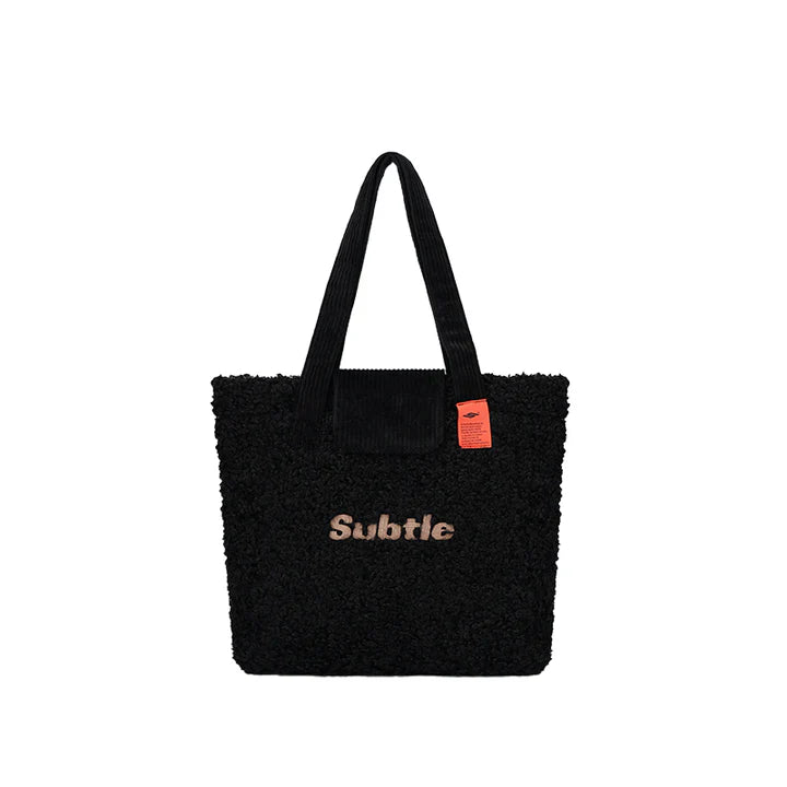 Subtle CURE Tote Bag托特包正面展示，印有簡約LOGO字樣設計