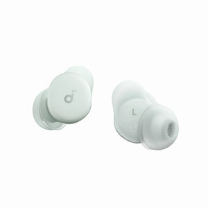 透過充電盒檢測鼾聲的音量與頻率，耳機會自動調整音頻以屏蔽鼾聲