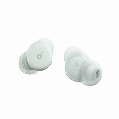 透過充電盒檢測鼾聲的音量與頻率，耳機會自動調整音頻以屏蔽鼾聲