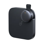 錄音機如硬幣般細小，並配備磁吸夾子、掛頸繩及手機磁吸配件，適合隨身攜帶