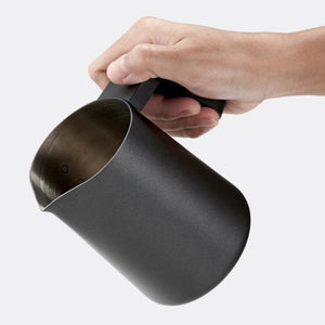 SUBMINIMAL FlowTip Milk Jug 咖啡拉花鋼杯 450ml｜專業咖啡師的拿鐵藝術工具！