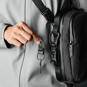 ALPAKA Hub Carabiner (L) 多功能鑰匙扣｜Hypalon 帶子 與耐用注塑成型登山扣