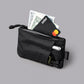 ALPAKA Zip Pouch Pro，內部容量適合存放 4-12 張卡片，並有 RFID 防護功能