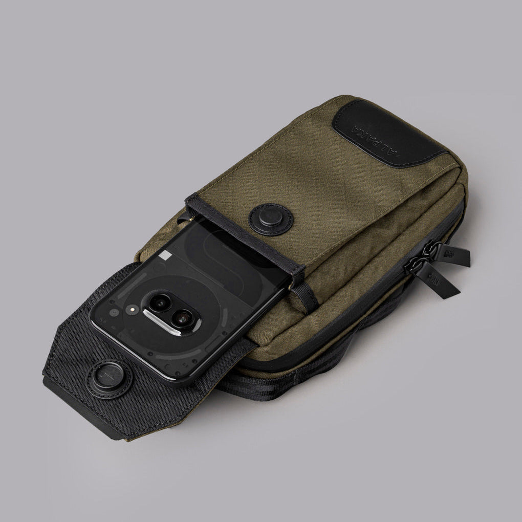 ALPAKA Modular Sling V2｜多功能手機袋 300D｜V2 版本改進肩帶連接設計，並增加尺寸適應大型手機