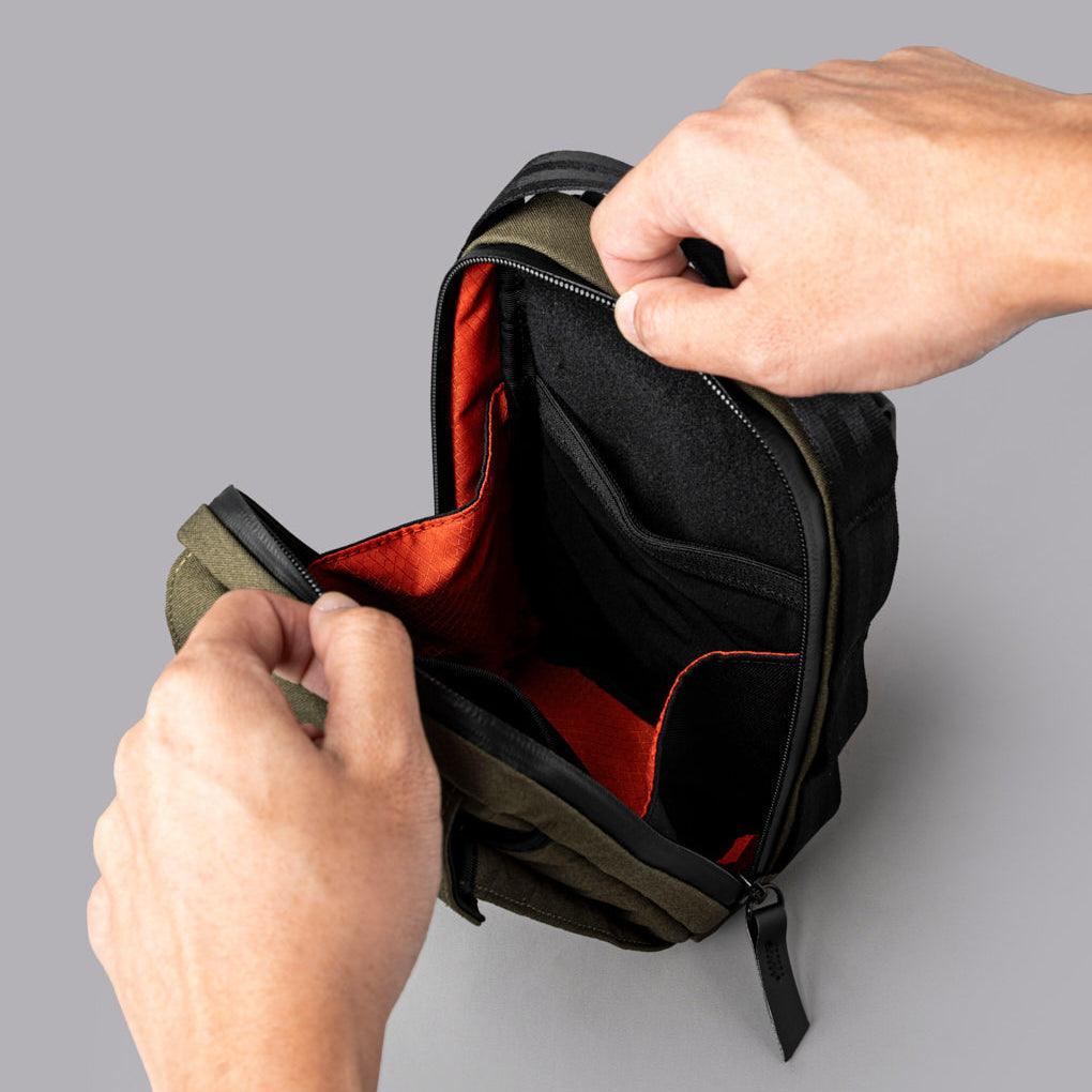 ALPAKA Modular Sling V2｜多功能手機袋 300D｜V2 版本改進肩帶連接設計，並增加尺寸適應大型手機
