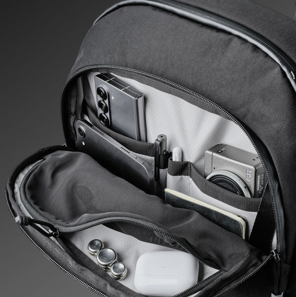ALPAKA Bravo Backpack 23L｜內部多功能隔層｜可容納筆記本電腦與日常用品