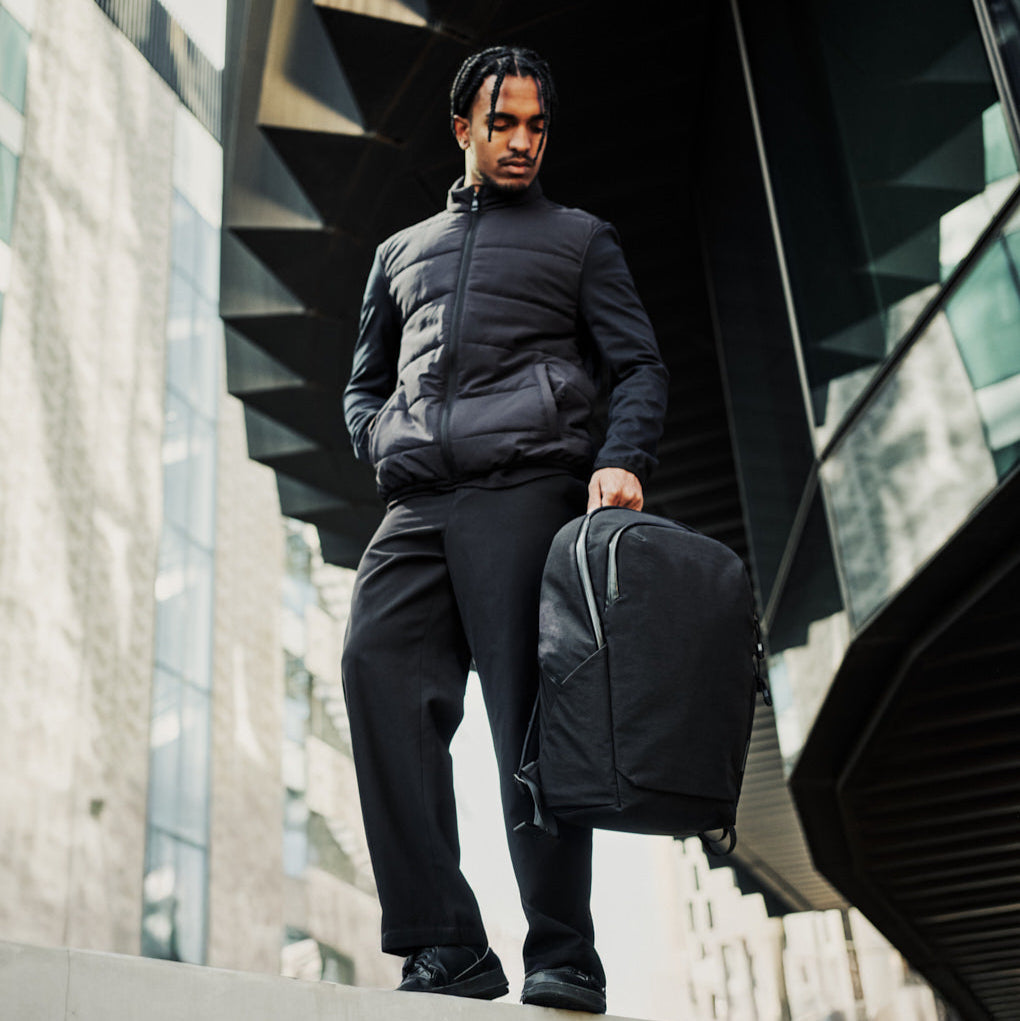 ALPAKA Bravo Backpack 23L｜適合通勤與旅行使用｜內置 16 吋筆記型電腦隔層
