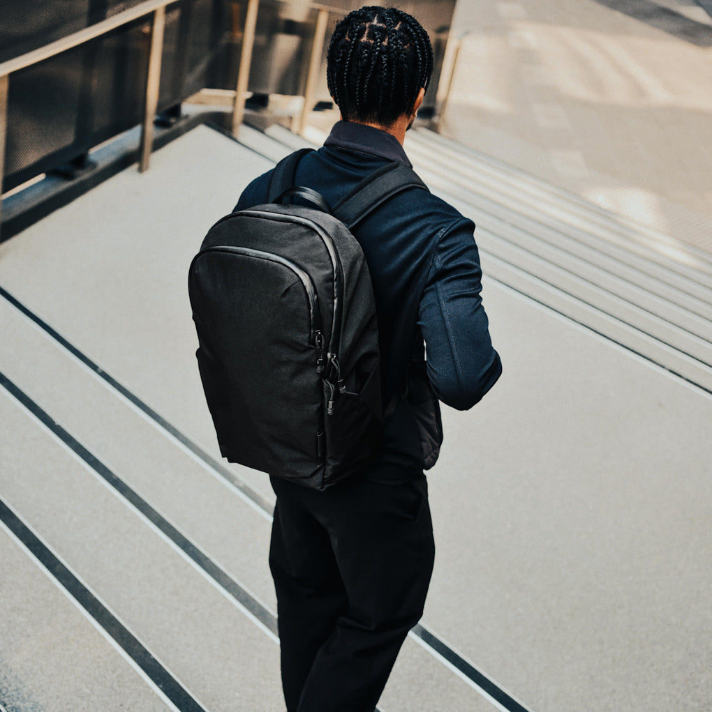 ALPAKA Bravo Backpack 23L｜適合通勤與旅行使用｜內置 16 吋筆記型電腦隔層