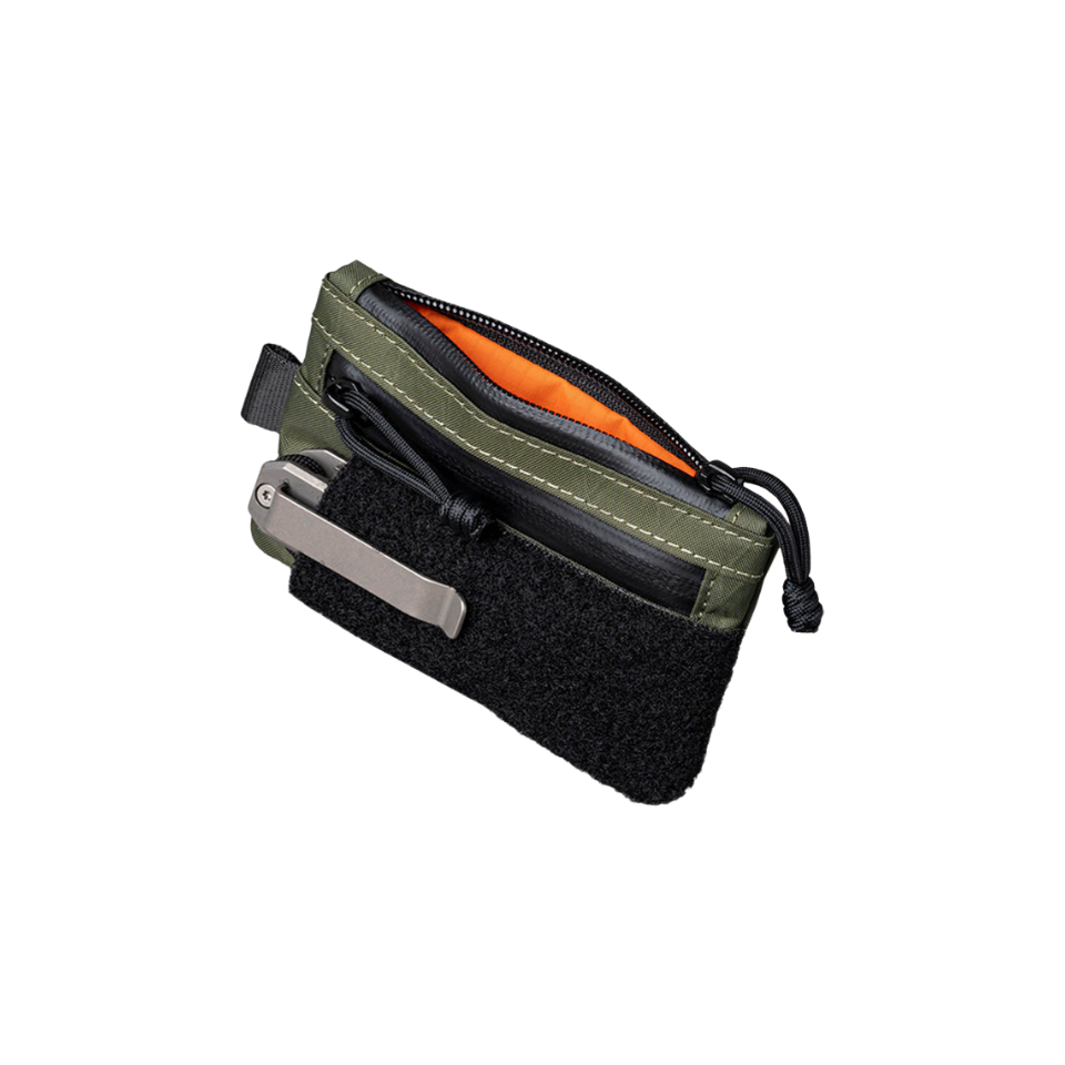 ALPAKA Zip Pouch Pro，防水便攜收納包，適合存放卡片、硬幣與小工具