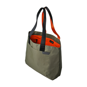 Elements Tote (M) 防水手提包，14.5L 容量，適合通勤與旅行使用