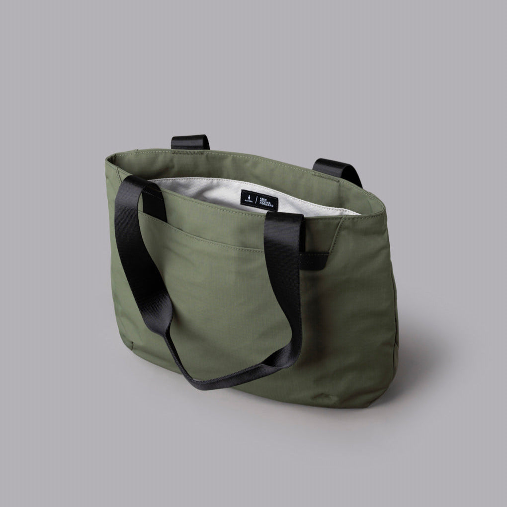 Elements Tote (S) 平穩底部設計，裝滿物品後可輕鬆站立