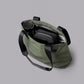 Elements Tote (S) 配有兩個內部滑袋與彈性瓶套，方便整理隨身物品