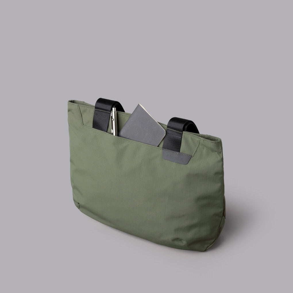 Elements Tote (S) 平穩底部設計，裝滿物品後可輕鬆站立